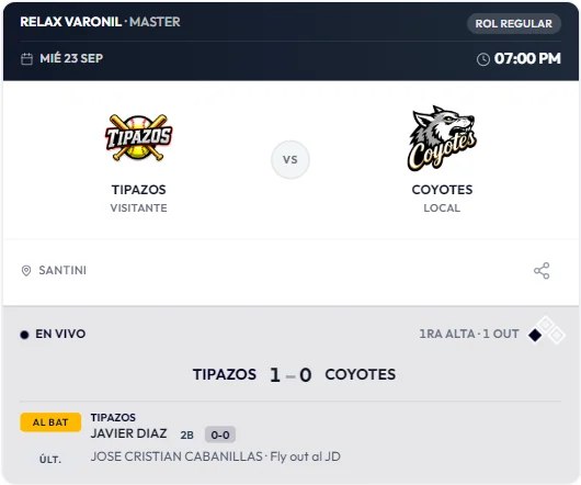 Tarjeta de un juego en vivo en el portal de la liga, con marcador, entrada, outs, bateador y última jugada